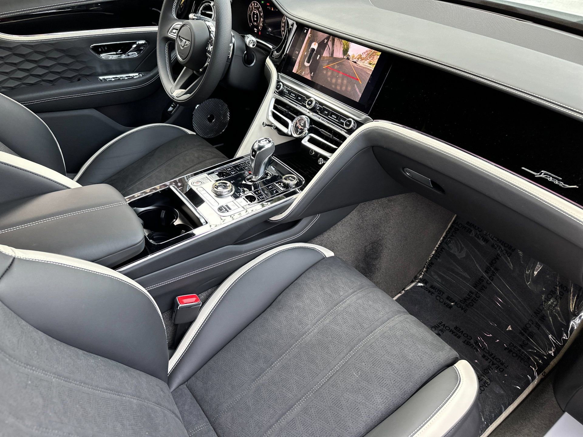 New 2025 Bentley Flying Spur Plug-In Hybrid AWD/4WD image 2