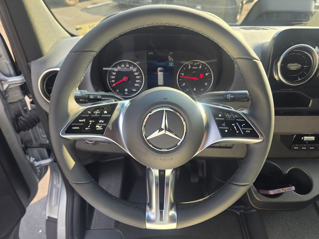 New 2025 Mercedes-Benz Sprinter 2500 image 25