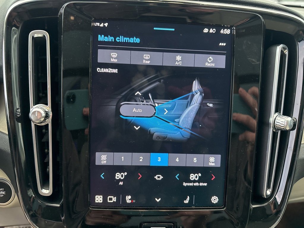 Certified 2023 Volvo XC40 B5 Plus w/ Protection Package Premier image 22