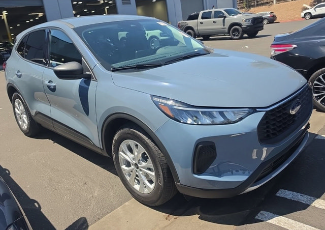 Certified 2025 Ford Escape Active FWD image 1