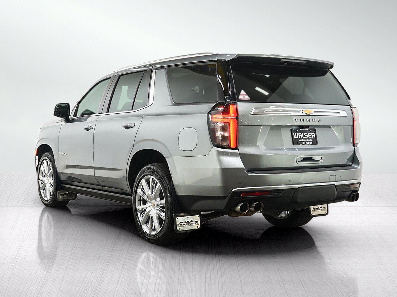 Used 2023 Chevrolet Tahoe High Country w/ Premium Package 2 AWD/4WD image 3