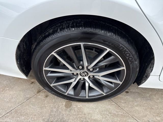 Used 2021 Toyota Camry XLE image 9