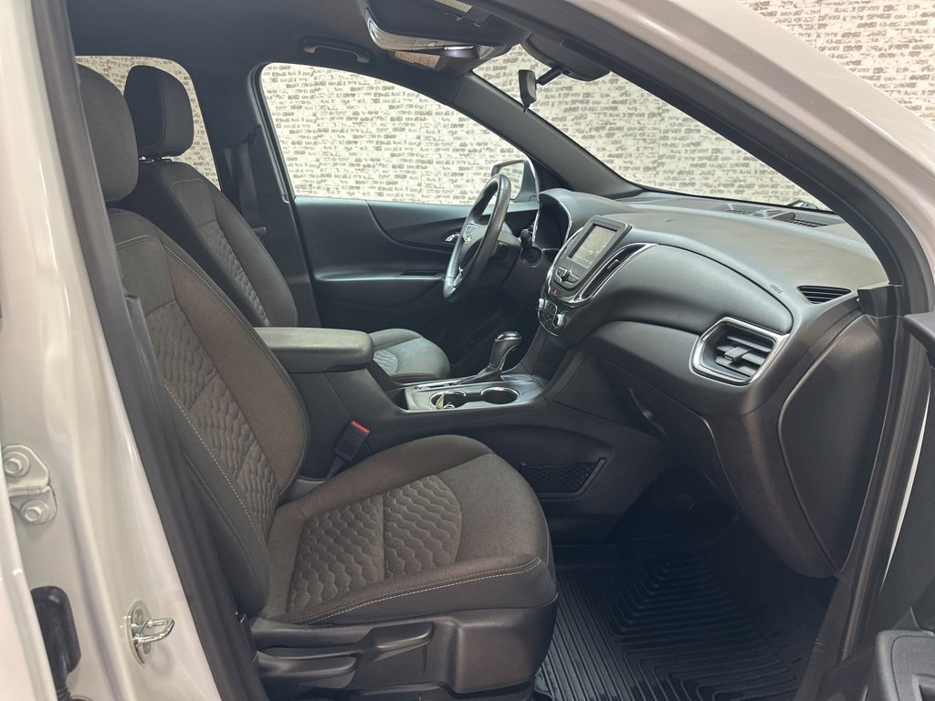 Used 2018 Chevrolet Equinox LT image 11