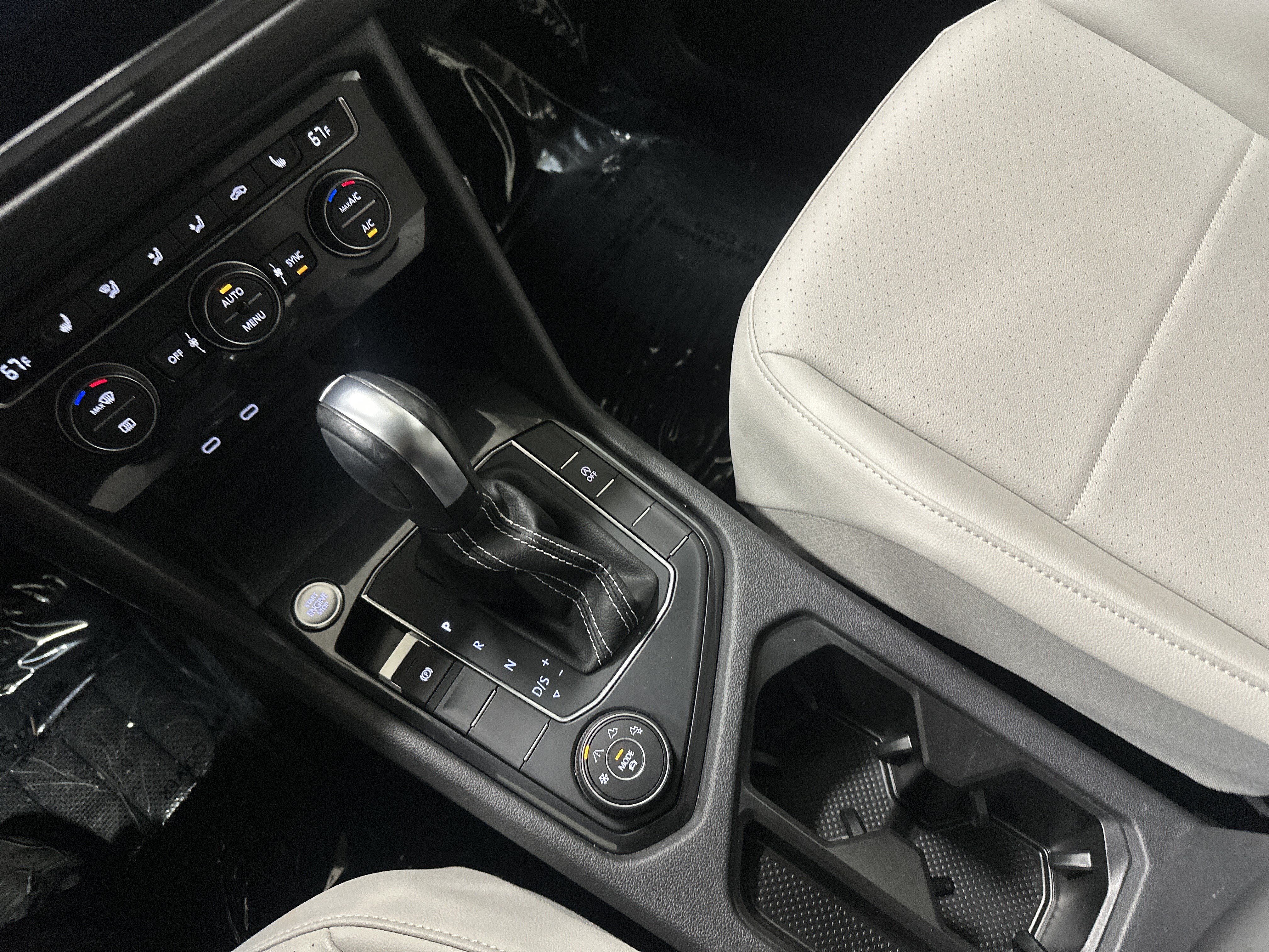 Used 2021 Volkswagen Tiguan SE AWD/4WD image 28