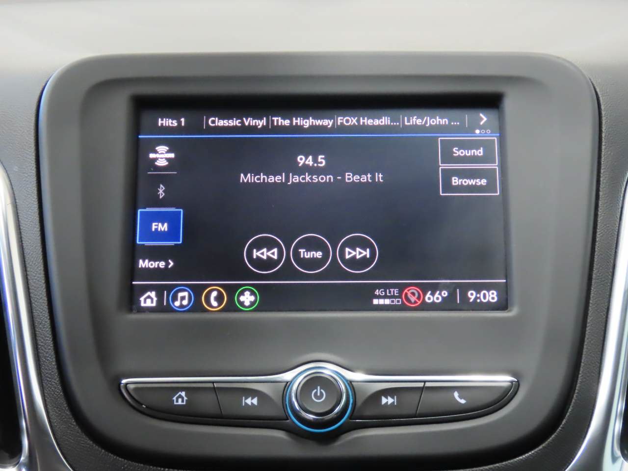 Used 2024 Chevrolet Equinox LS FWD image 13