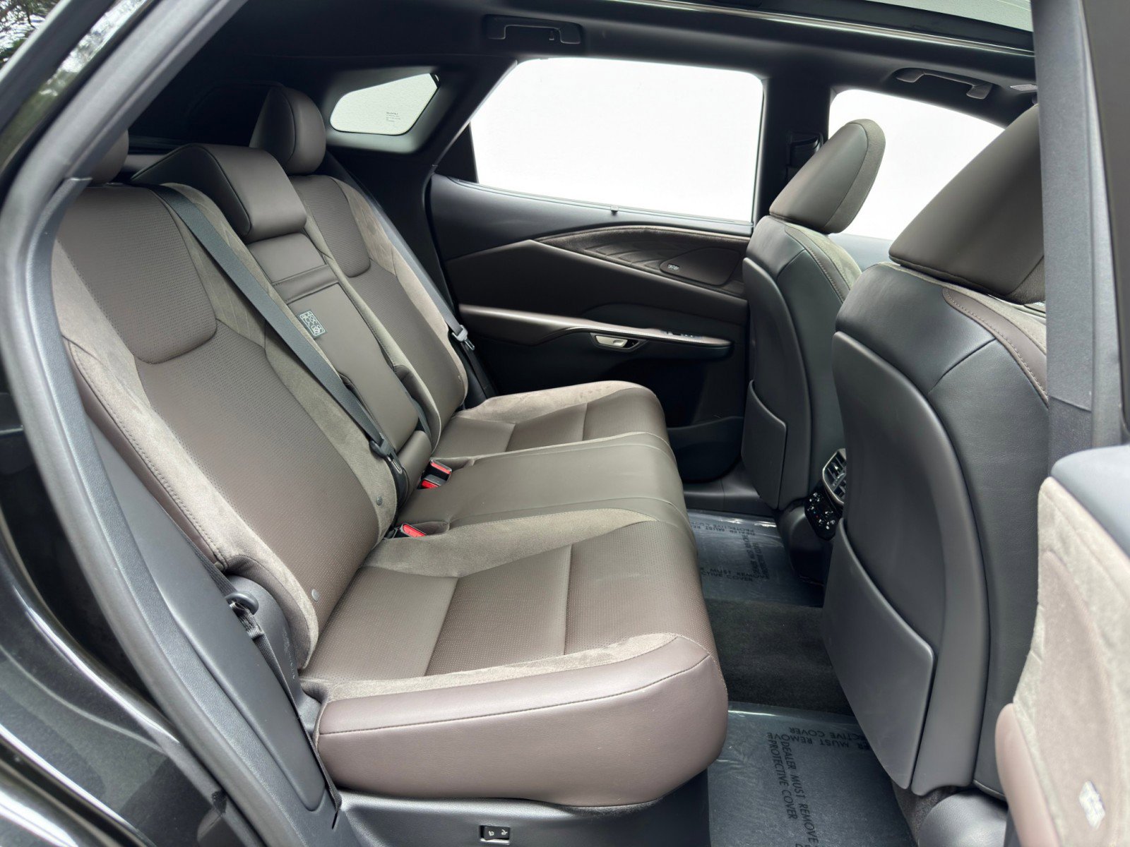 Used 2023 Lexus RX 350 w/ Luxury Package image 43