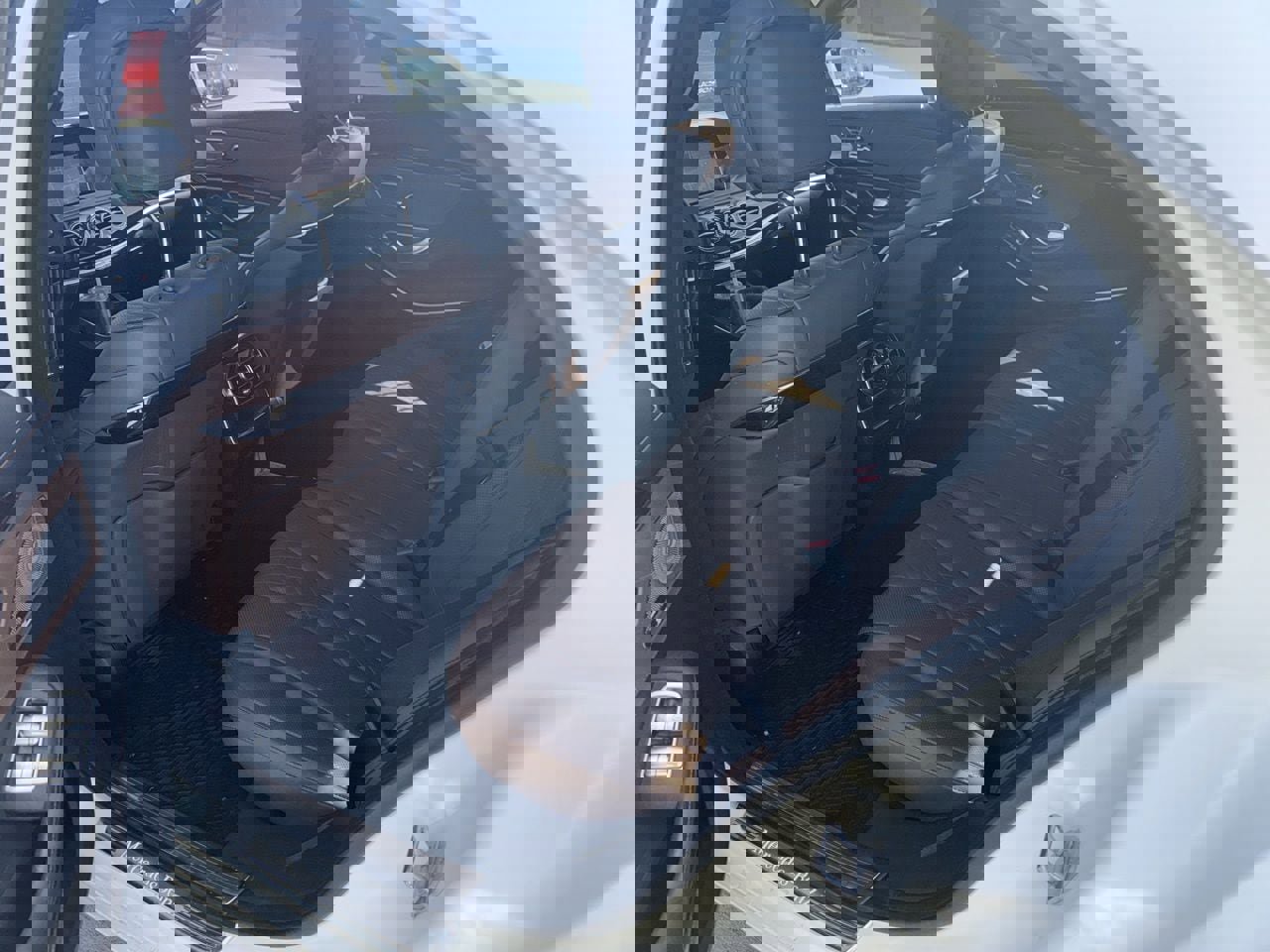 Used 2019 Mercedes-Benz S 560 Sedan image 9