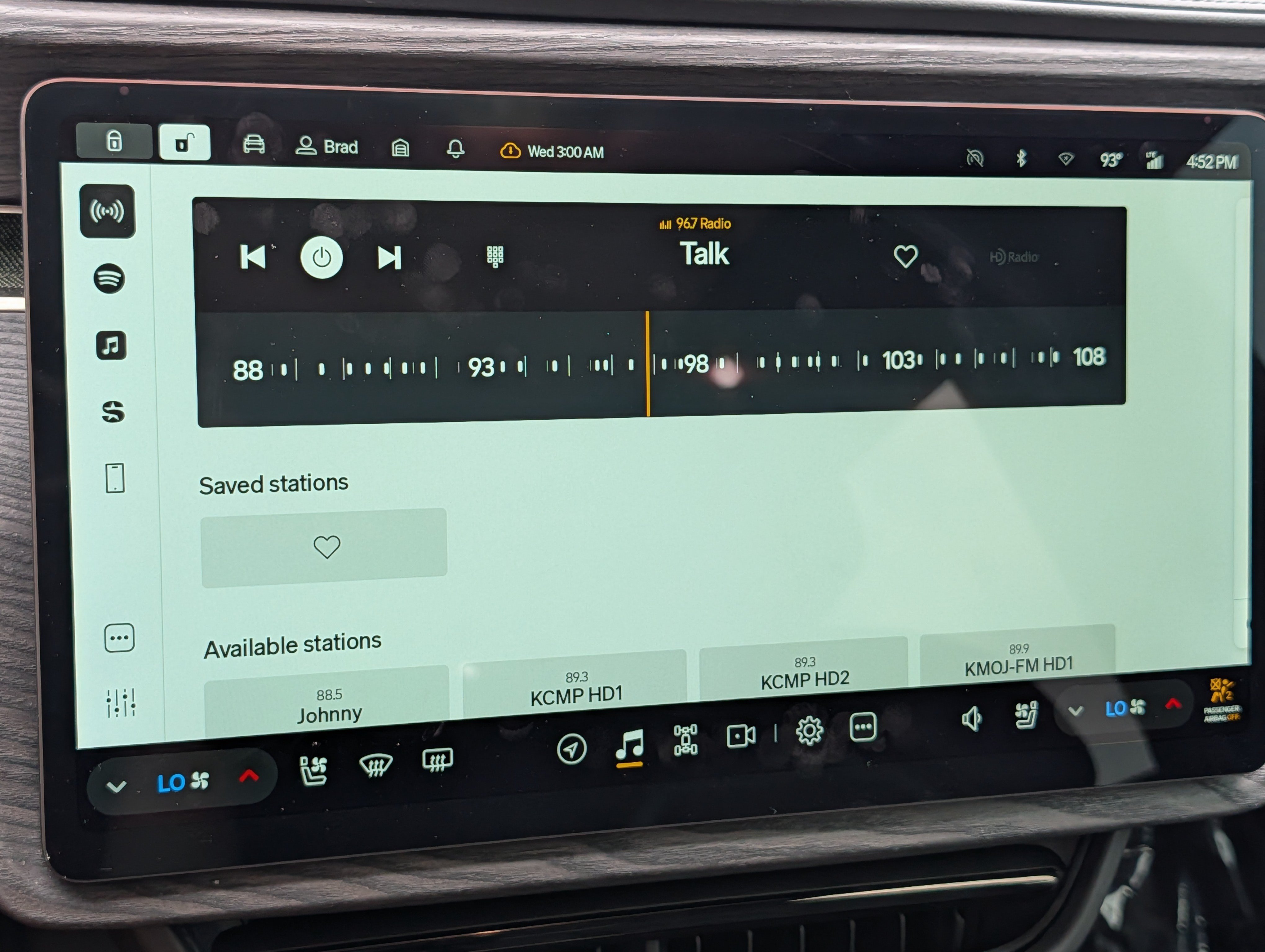 Used 2023 Rivian R1S Adventure AWD/4WD image 22