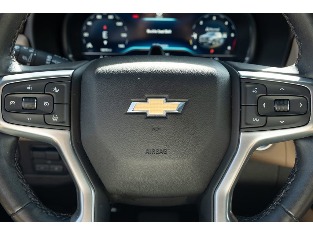 Used 2024 Chevrolet Suburban Premier w/ Advanced Technology Package AWD/4WD image 18