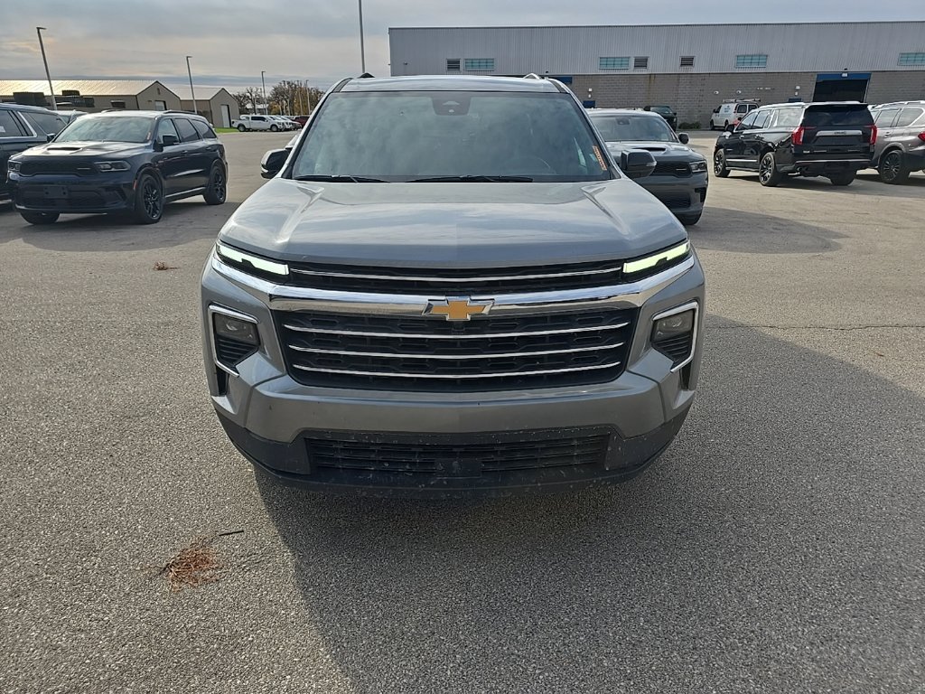 Used 2026 Chevrolet Traverse LT AWD/4WD image 2