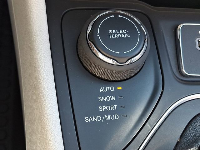 Used 2021 Jeep Cherokee Latitude Lux image 25