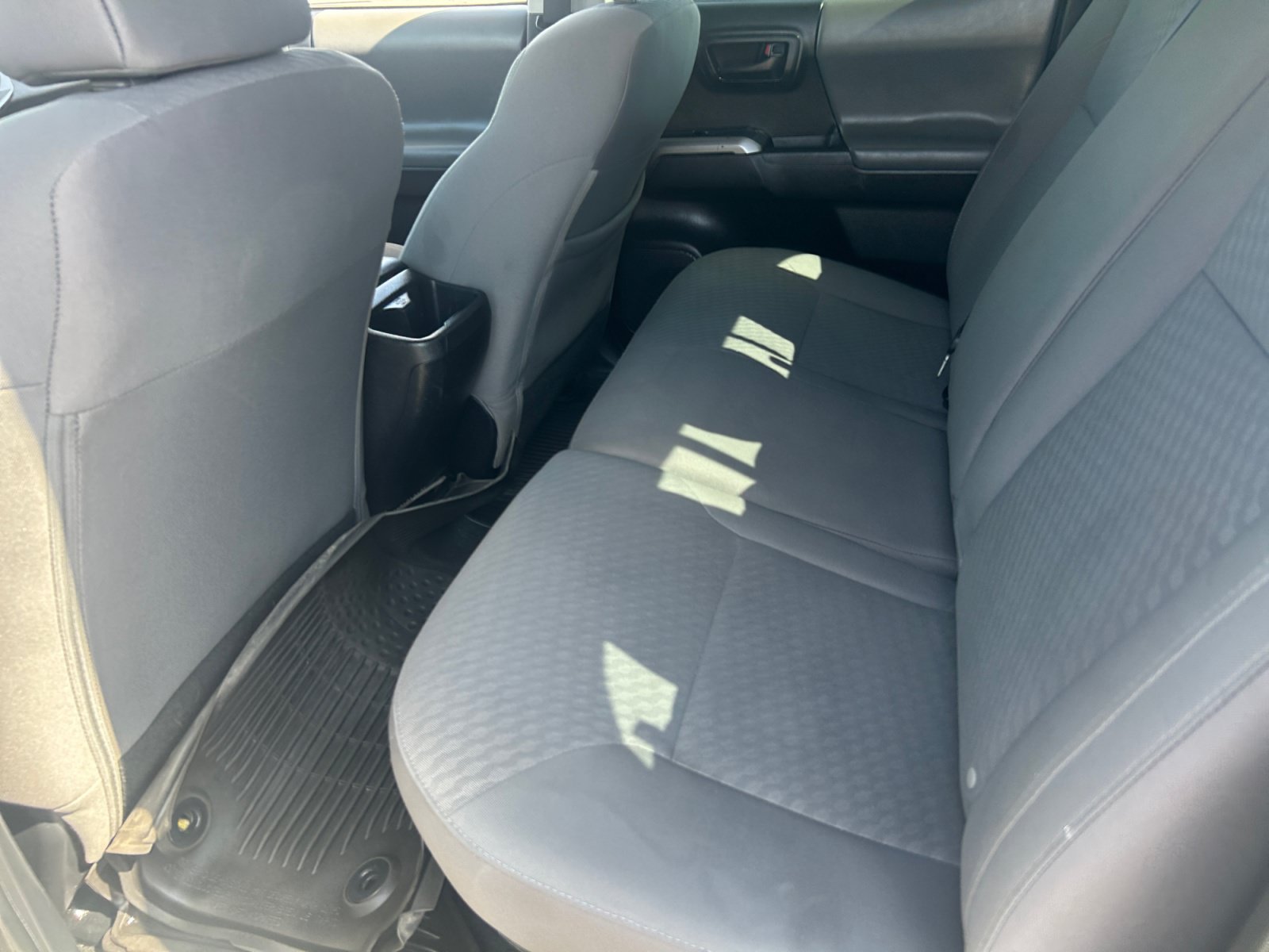 Used 2022 Toyota Tacoma SR5 RWD image 17