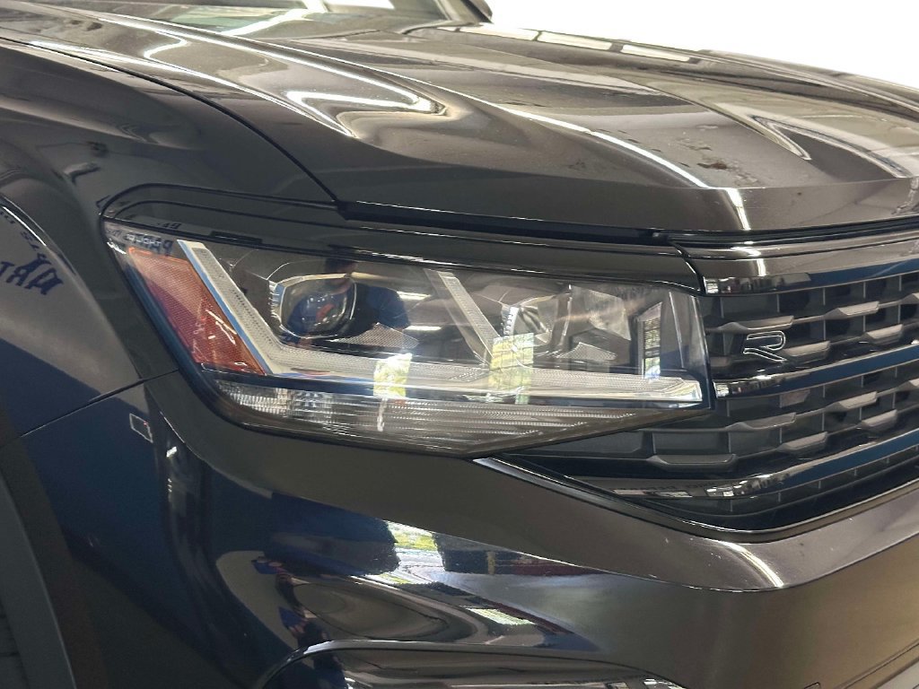 Used 2023 Volkswagen Atlas SEL R-Line AWD/4WD image 11