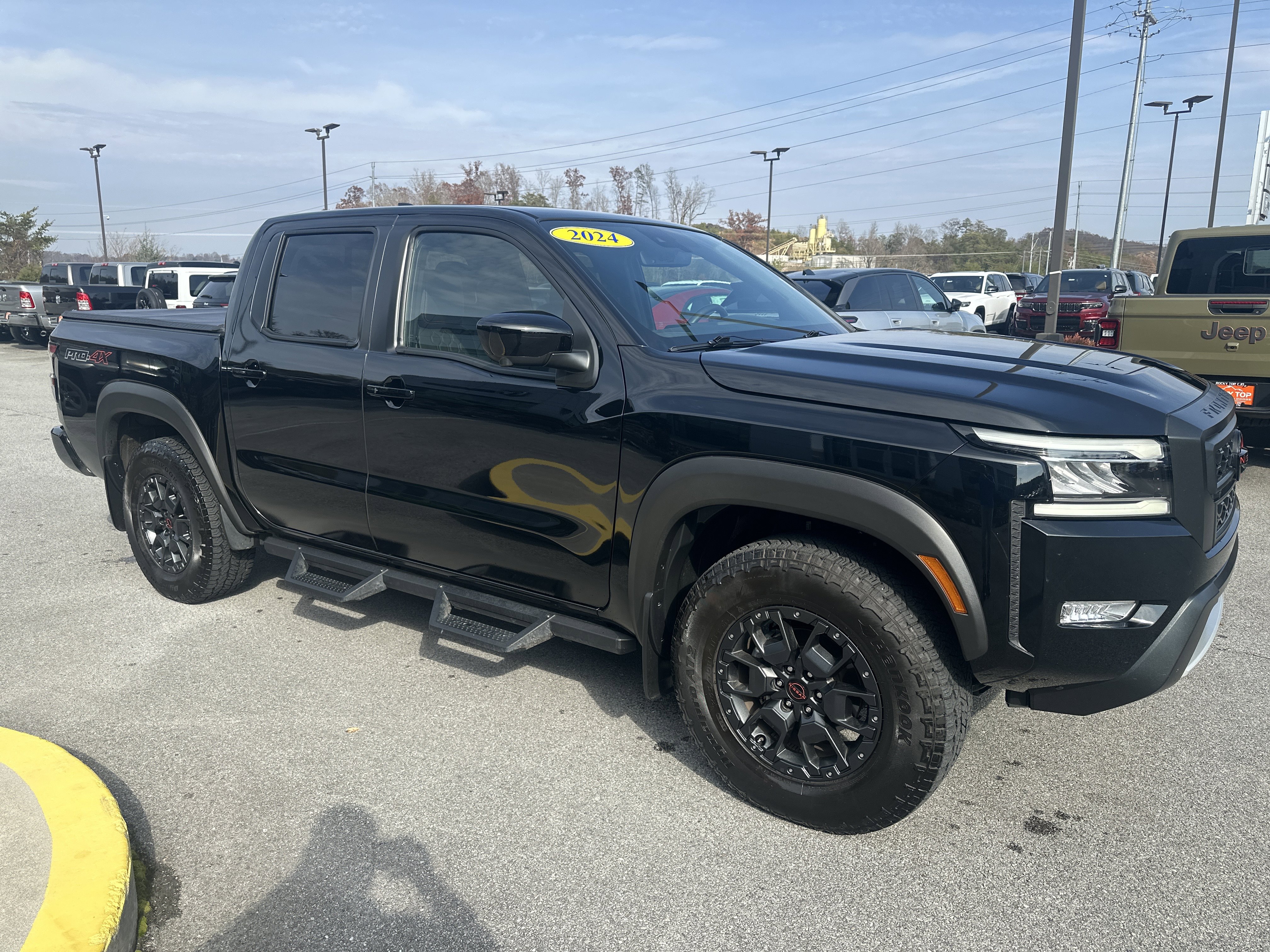 Used 2024 Nissan Frontier PRO-4X w/ Pro Premium Package image 6