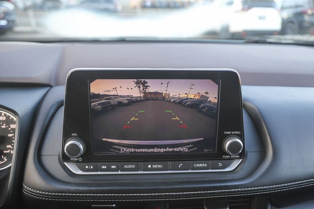 Used 2023 Nissan Rogue SV FWD image 23