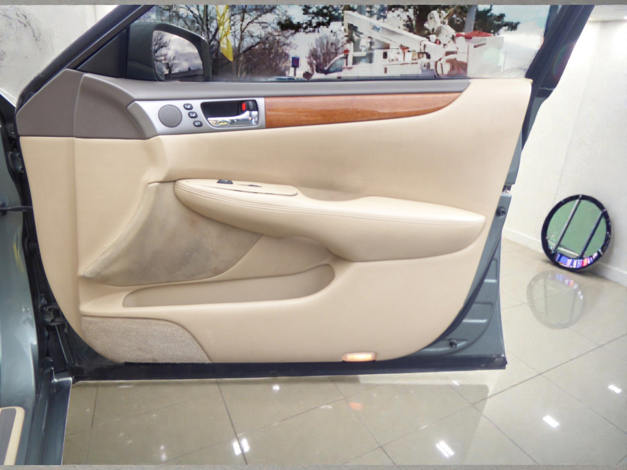 Used 2005 Lexus ES 330 image 12