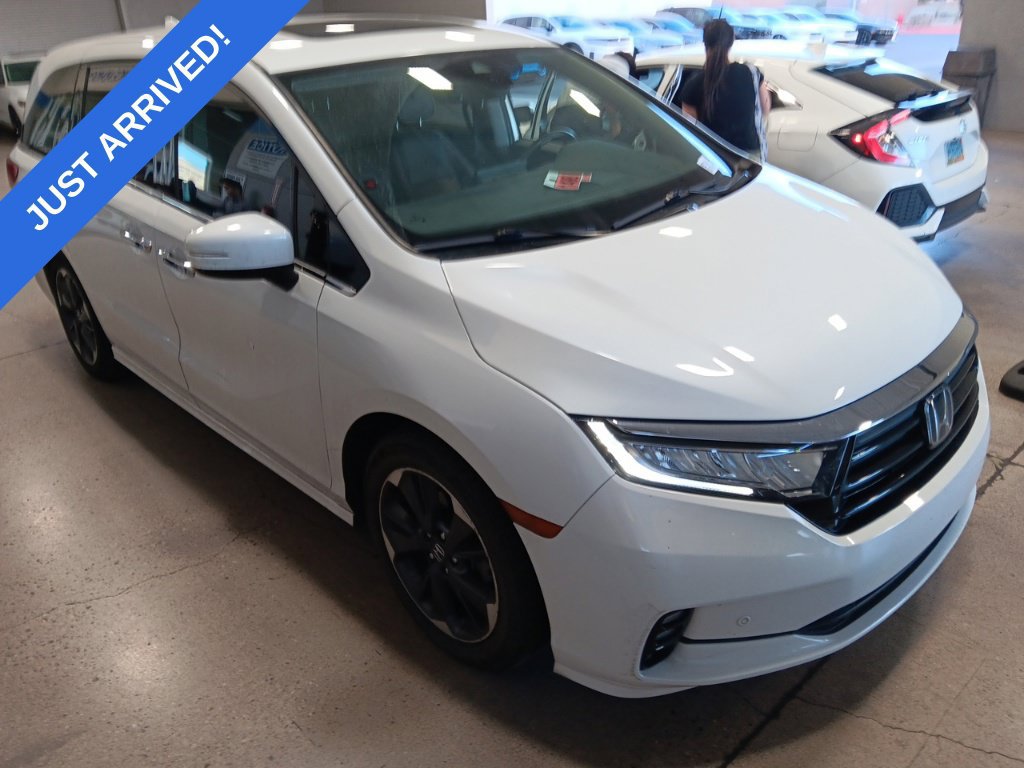 Used 2023 Honda Odyssey Elite image 2