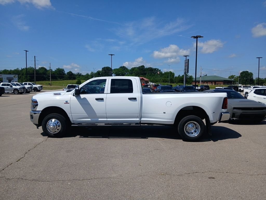 New 2026 RAM 3500 Tradesman AWD/4WD image 5