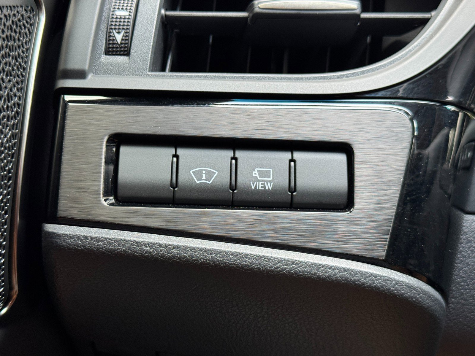 Used 2025 Lexus ES 350 Ultra Luxury w/ Accessory Package (Z1) FWD image 18
