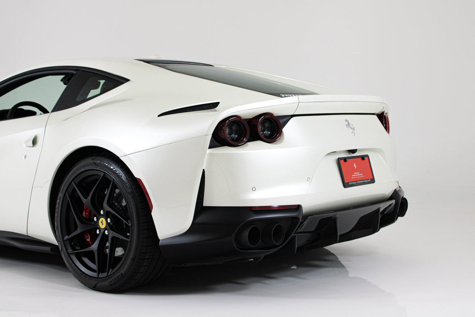 Used 2020 Ferrari 812 Superfast RWD image 6