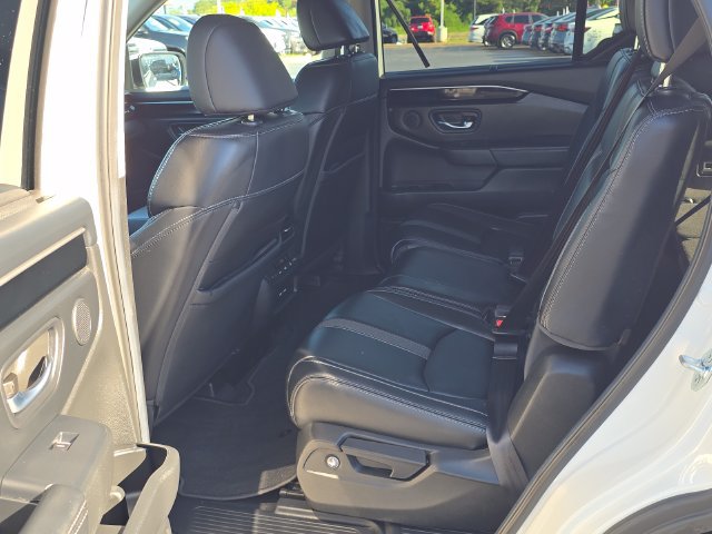 Used 2025 Honda Pilot EX-L image 12
