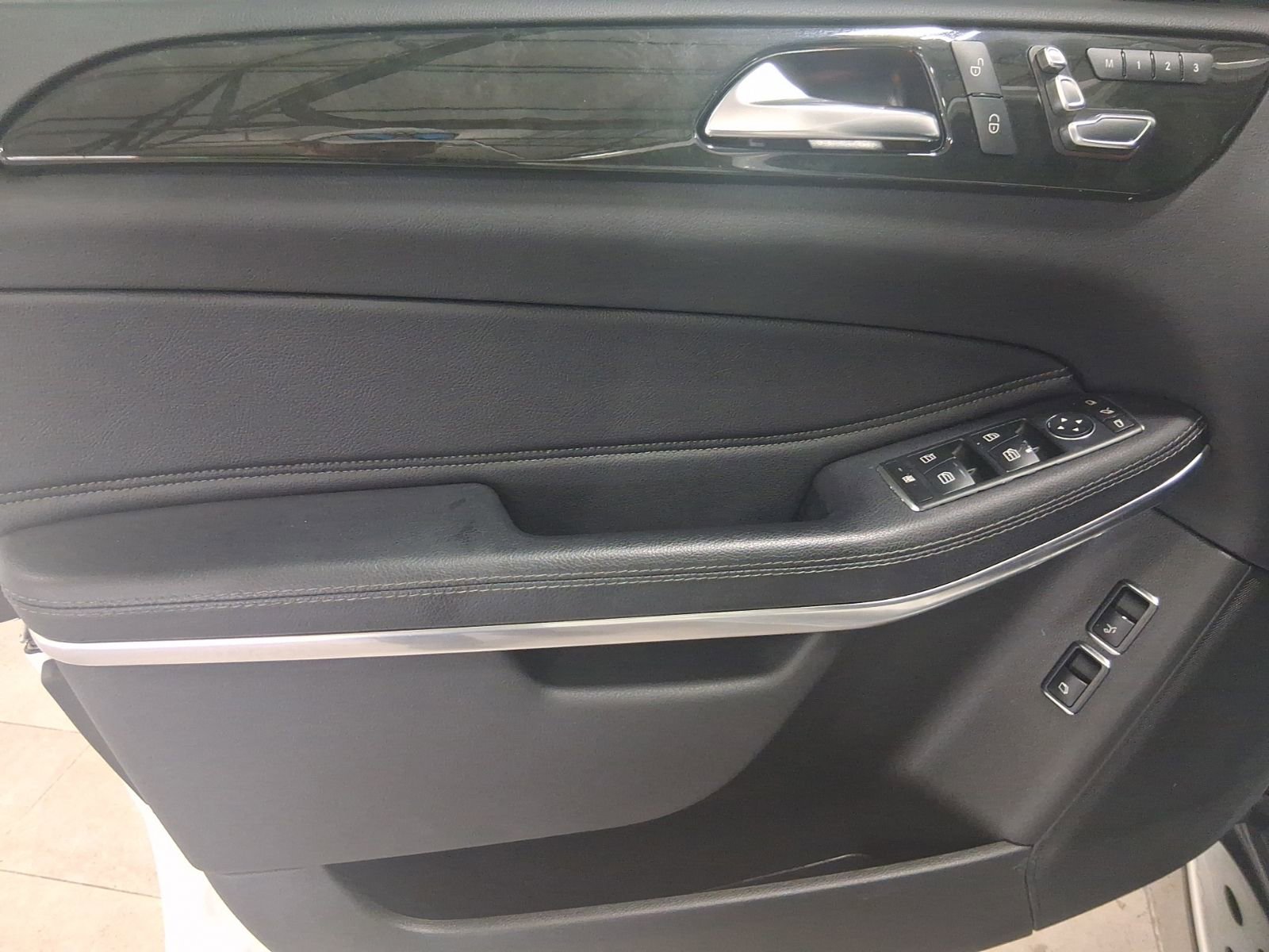 Used 2018 Mercedes-Benz GLS 550 4MATIC w/ Driver Assistance Package image 19