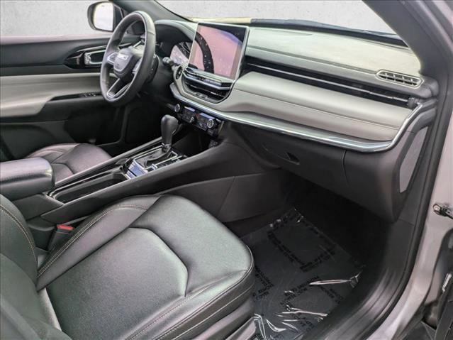 Used 2024 Jeep Compass Limited image 20
