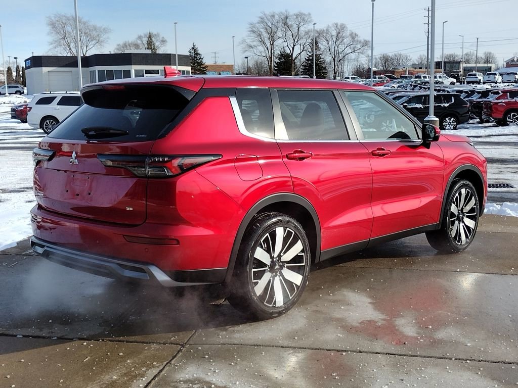 New 2026 Mitsubishi Outlander SE image 16
