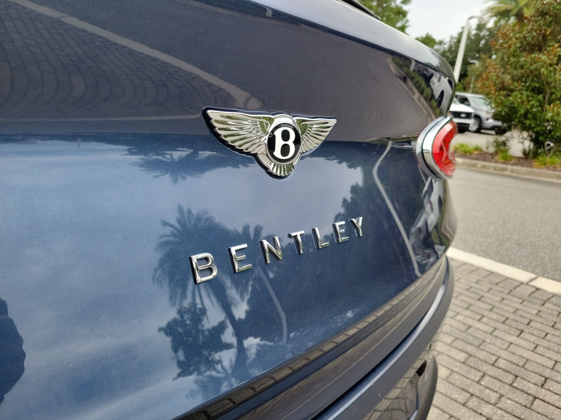 Certified 2022 Bentley Bentayga AWD/4WD image 13