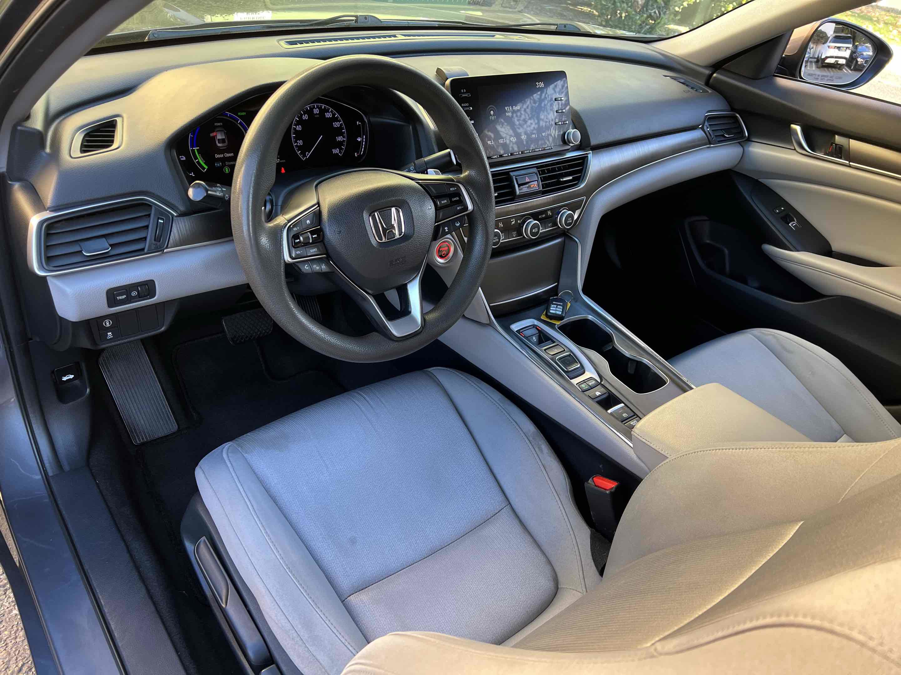 Used 2019 Honda Accord Hybrid image 3