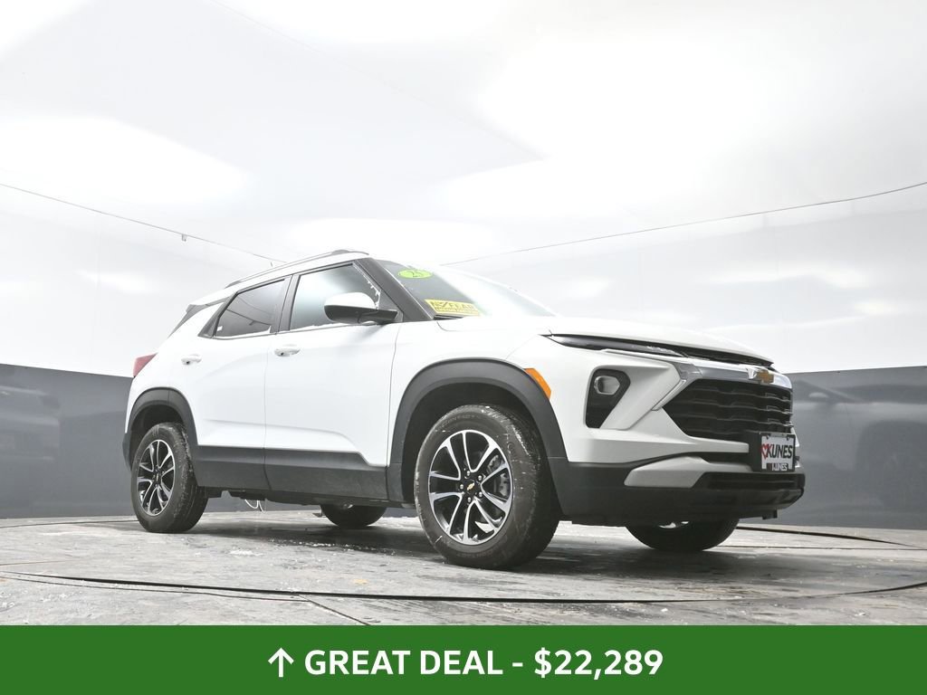 Used 2025 Chevrolet TrailBlazer LT w/ Driver Confidence Package image 47