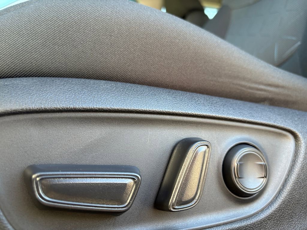 Used 2021 Toyota RAV4 XLE image 12