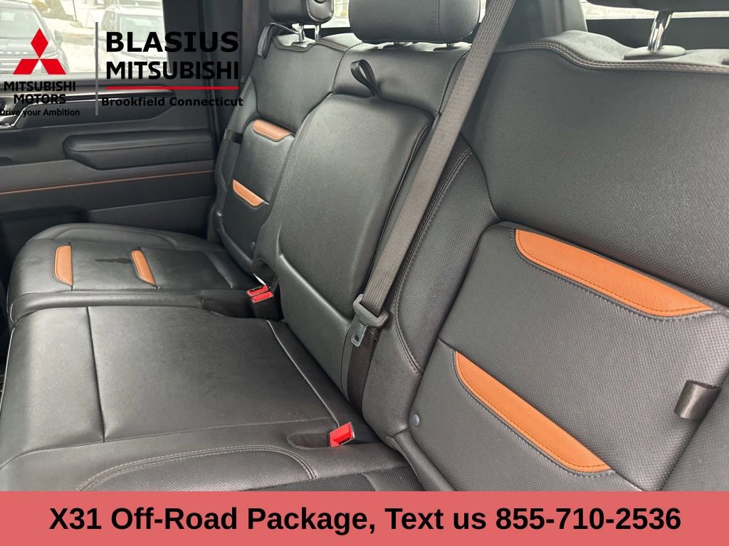 Used 2025 GMC Sierra 2500 AT4 image 19