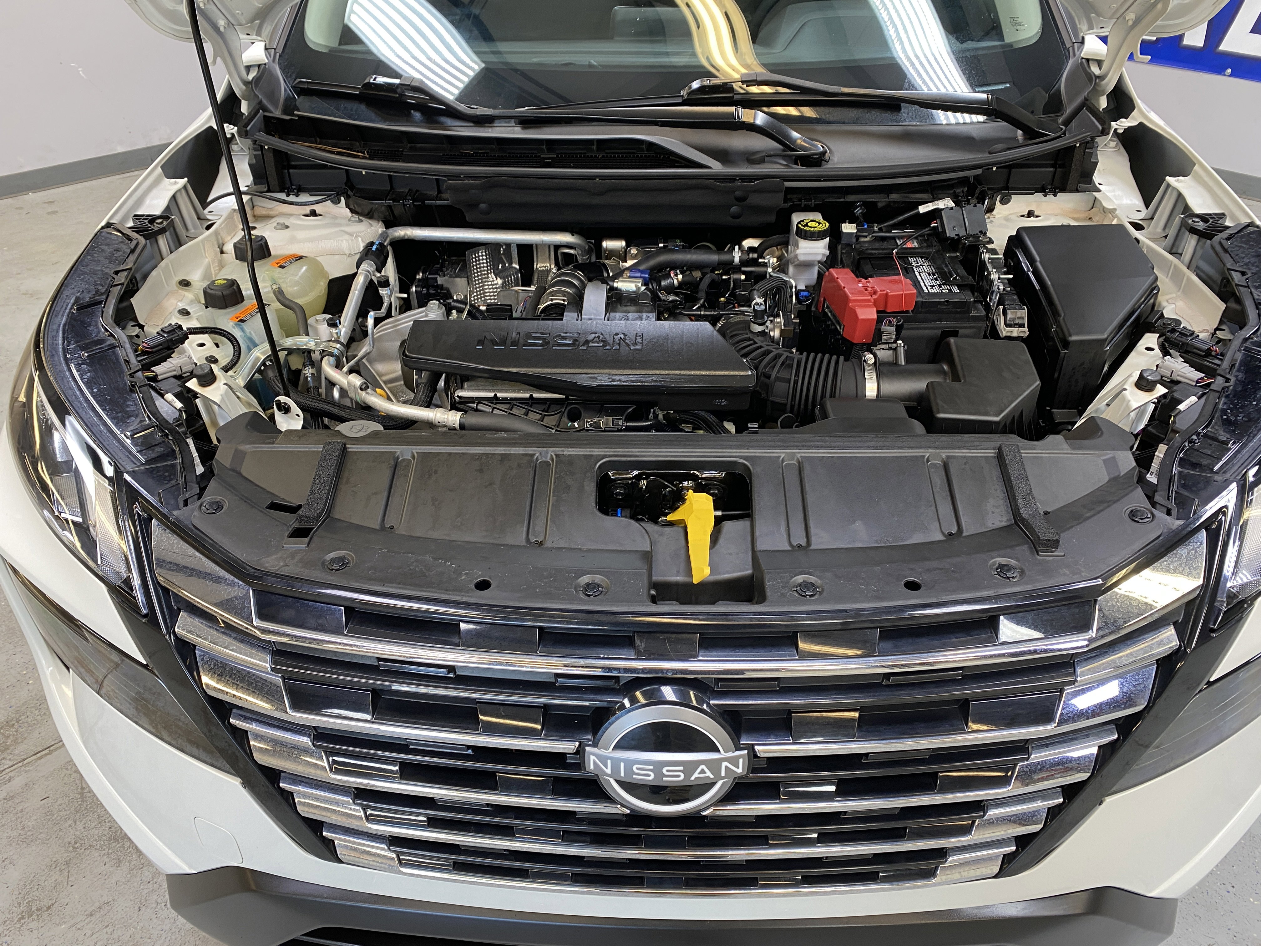 Used 2024 Nissan Rogue S image 9