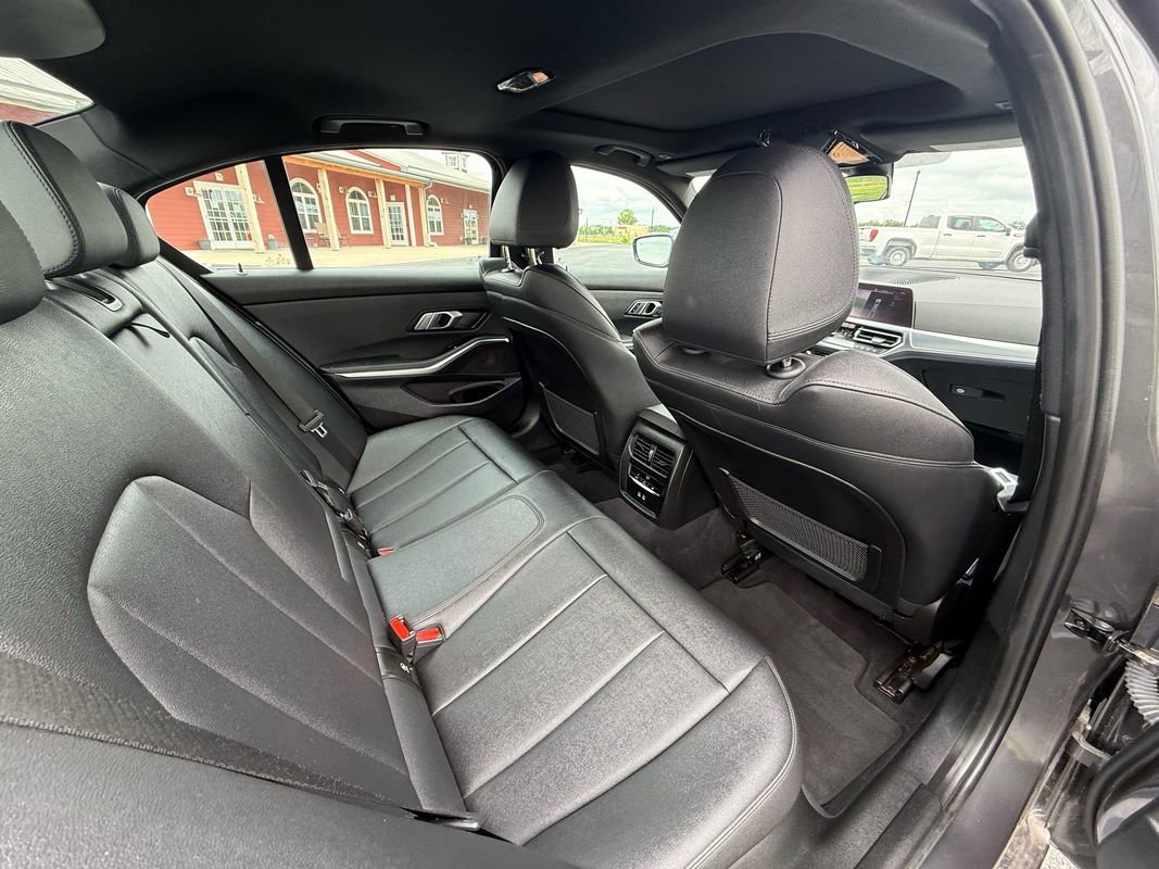 Used 2021 BMW 330i xDrive Sedan AWD/4WD image 16