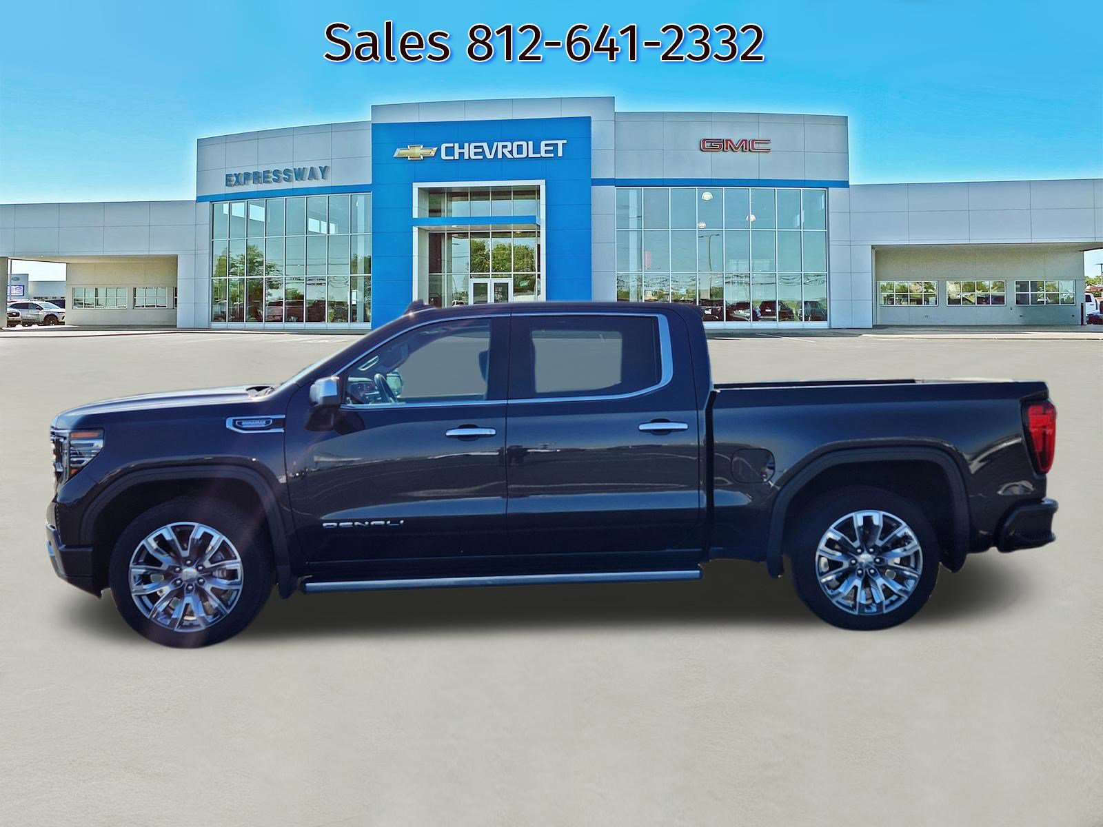 Used 2023 GMC Sierra 1500 Denali w/ Denali Reserve Package AWD/4WD image 4