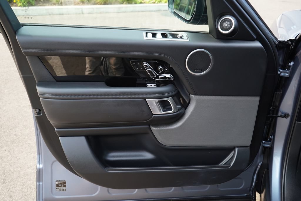Used 2019 Land Rover Range Rover Supercharged AWD/4WD image 32