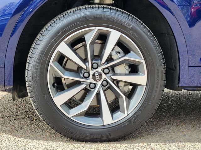 Used 2022 Audi Q5 2.0T Premium w/ Convenience Package image 9
