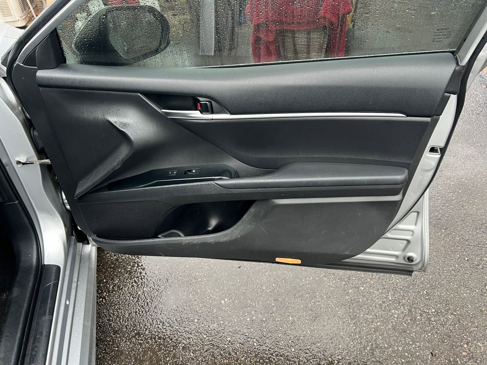 Used 2019 Toyota Camry SE FWD image 17