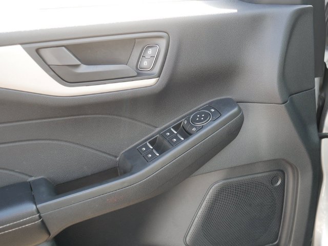 Used 2022 Ford Escape SE FWD image 16