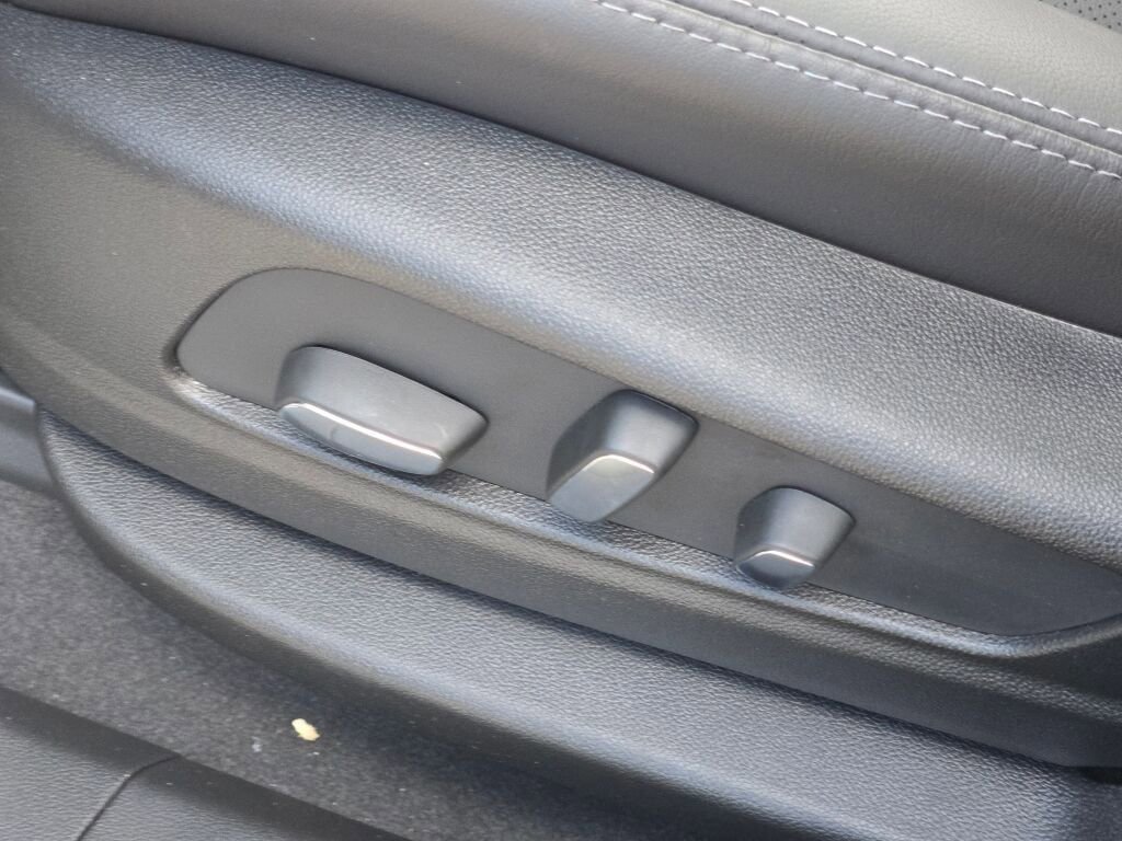 New 2026 Cadillac XT5 Premium Luxury w/ LPO, ONYX Package image 25