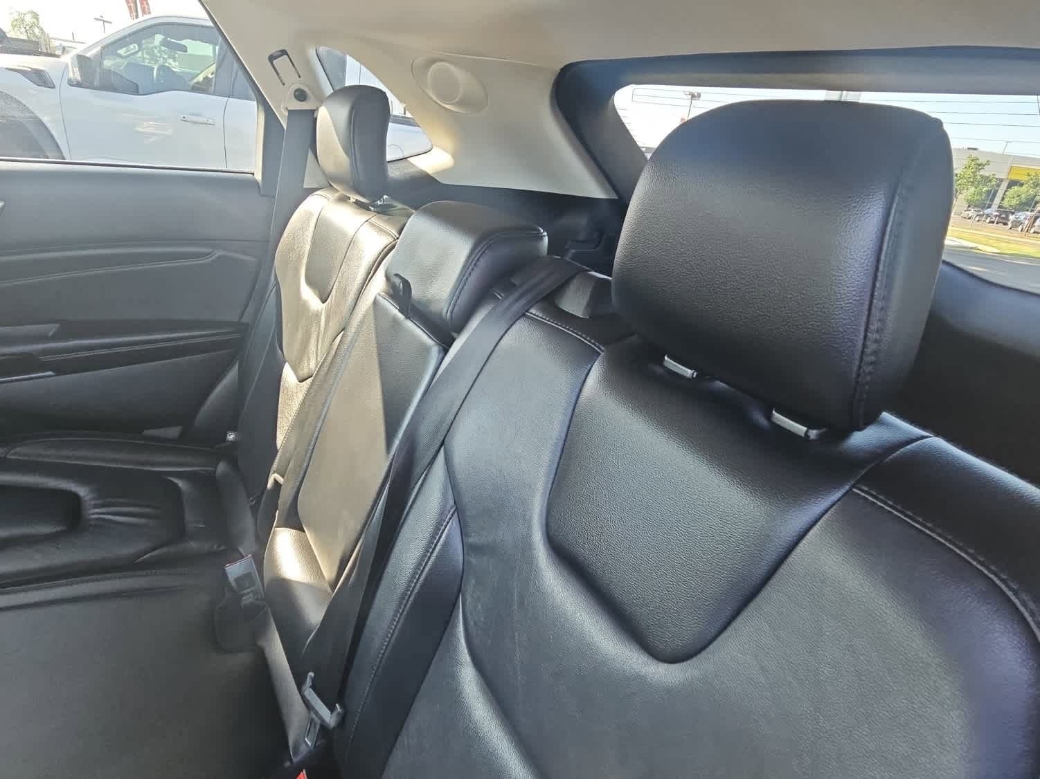 Used 2022 Ford Edge Titanium AWD/4WD image 12