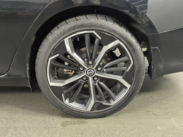 Used 2023 Nissan Altima 2.5 SR AWD/4WD image 11