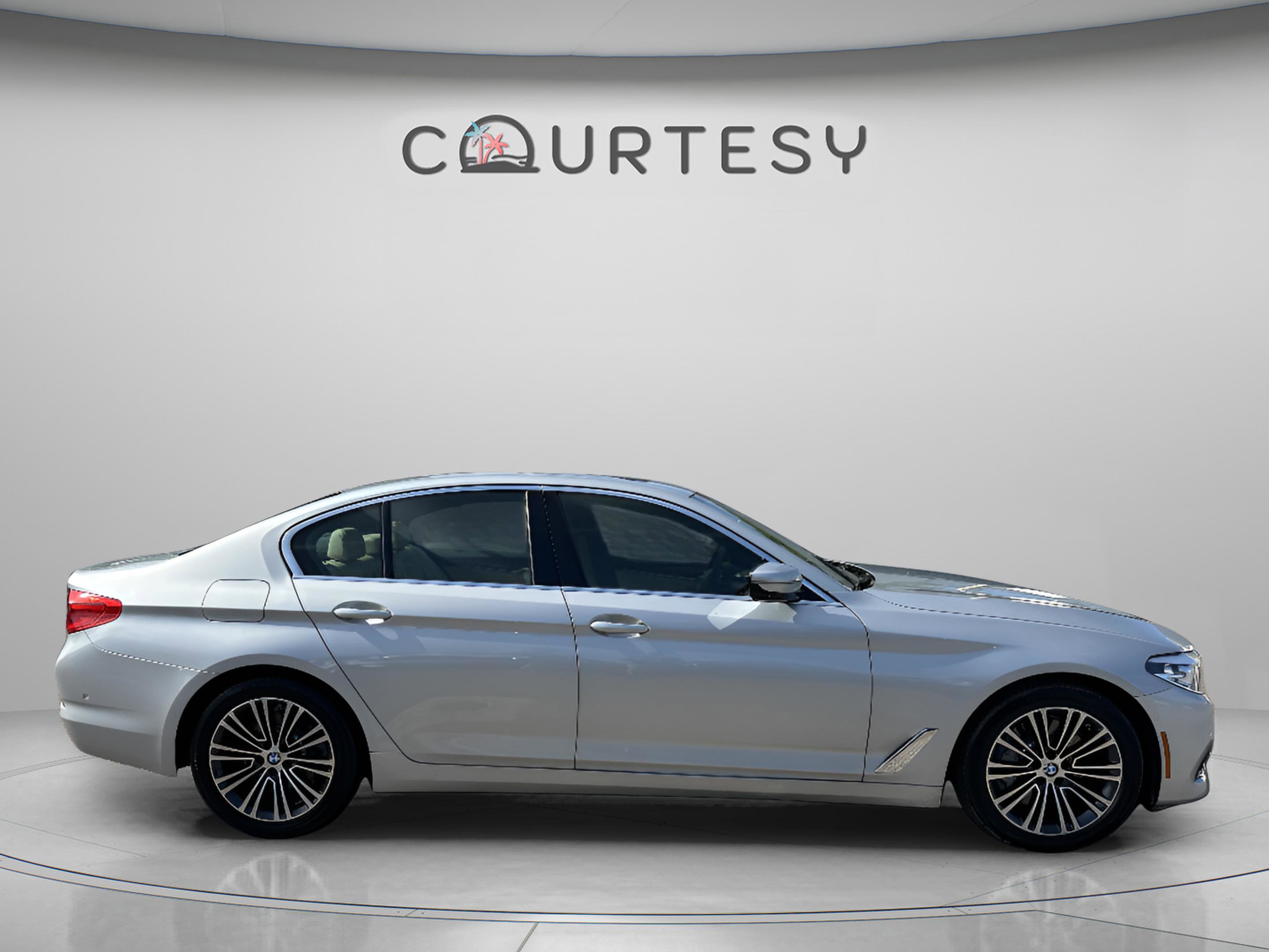 Used 2019 BMW 530i w/ Premium Package image 8