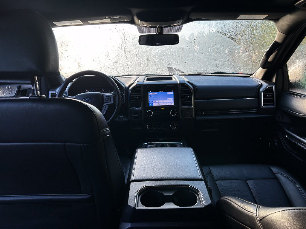 Used 2019 Ford Expedition XLT w/ Equipment Group 202A AWD/4WD image 9