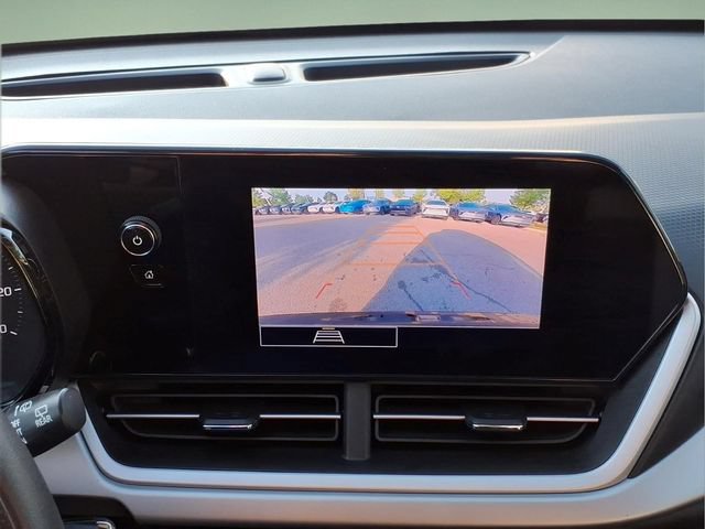 Used 2024 Chevrolet Trax LS w/ LS Convenience Package FWD image 17