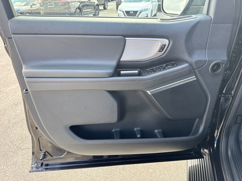 Used 2025 Ford Expedition Max Active RWD image 13