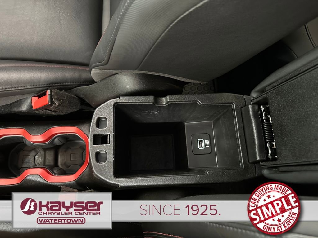 Used 2017 Jeep Renegade Trailhawk w/ Premium Trailhawk Package image 26