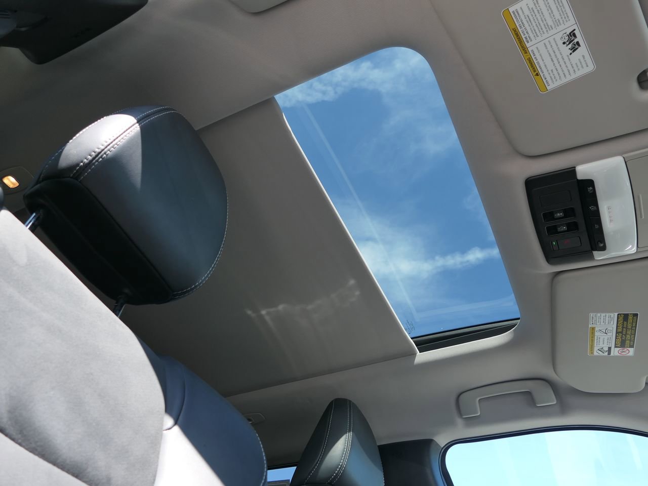 Used 2024 Mitsubishi Outlander SE image 29