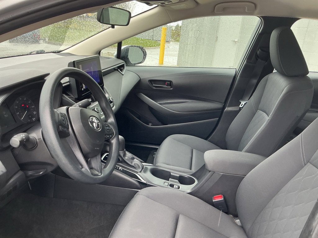 Used 2025 Toyota Corolla LE FWD image 18